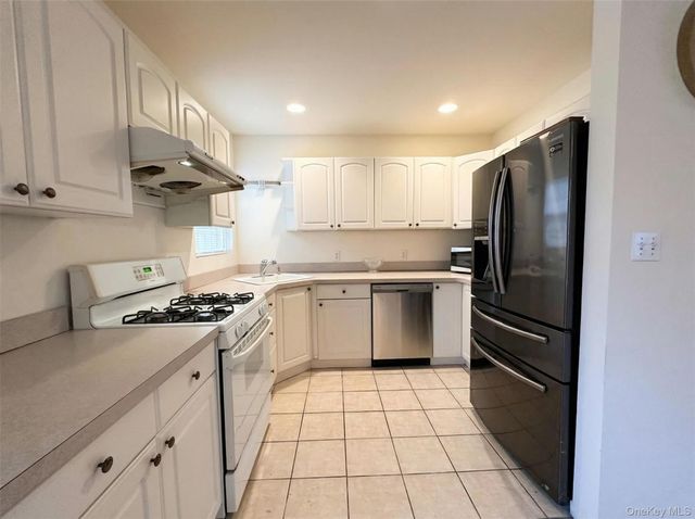 35 Sheep Pasture Road, Port Jefferson, NY 11777