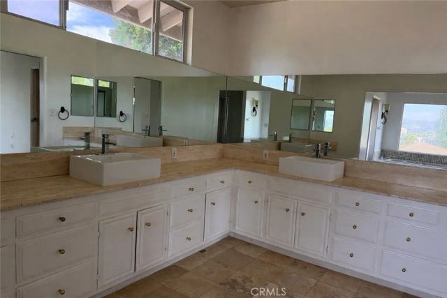 20838 Exhibit Court, Woodland Hills, CA 91367