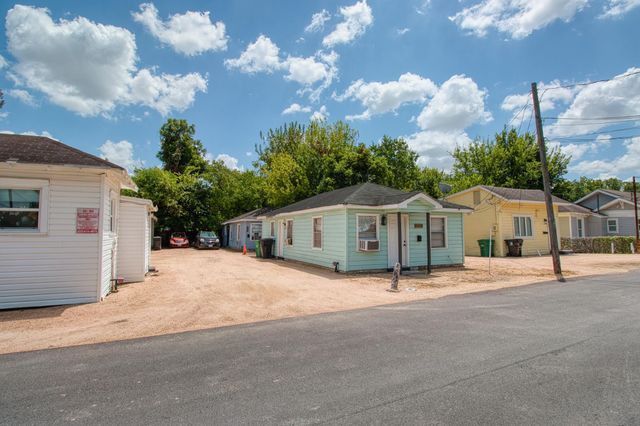 2710 Brewster Street, Houston, TX 77026