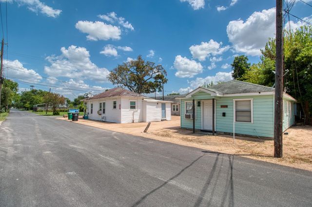 2710 Brewster Street, Houston, TX 77026