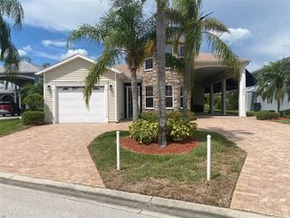 529 MEANDERING WAY, Polk City, FL 33868