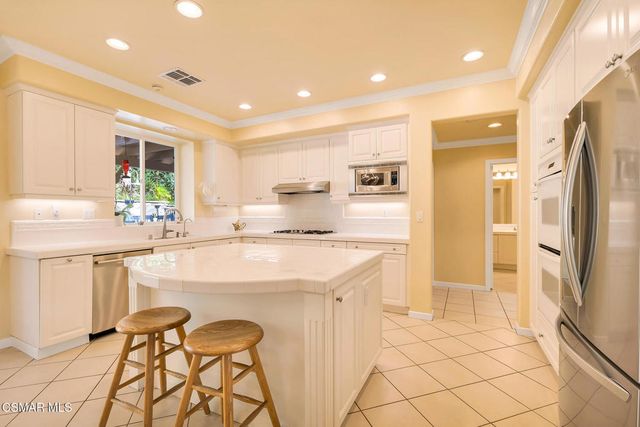 3286 Indian Creek Place, Simi Valley, CA 93063