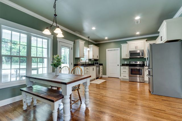 1028 Proud Eagle Dr, Eagleville, TN 37060