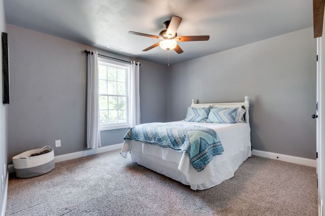 1028 Proud Eagle Dr, Eagleville, TN 37060