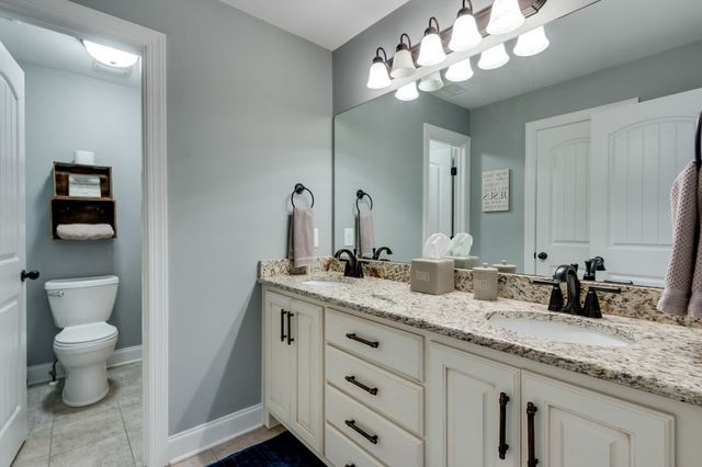 1028 Proud Eagle Dr, Eagleville, TN 37060