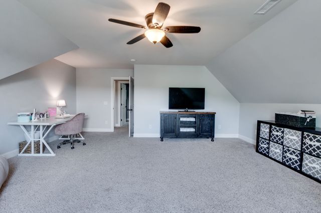1028 Proud Eagle Dr, Eagleville, TN 37060