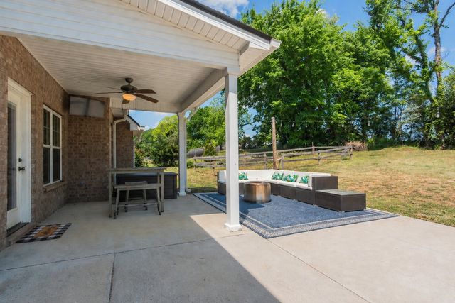 1028 Proud Eagle Dr, Eagleville, TN 37060