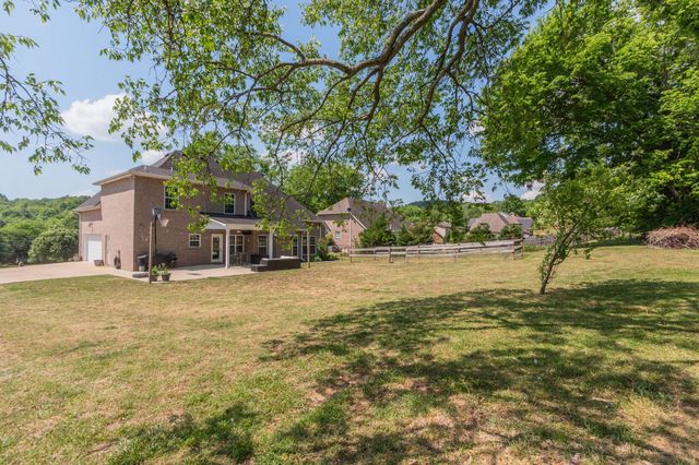 1028 Proud Eagle Dr, Eagleville, TN 37060