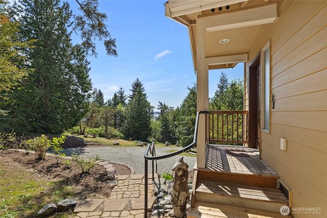 2131 Wagner Rd, Camano Island, WA 98282