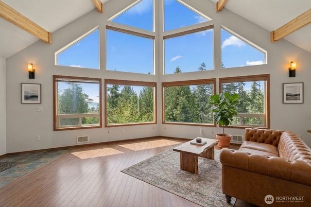 2131 Wagner Rd, Camano Island, WA 98282