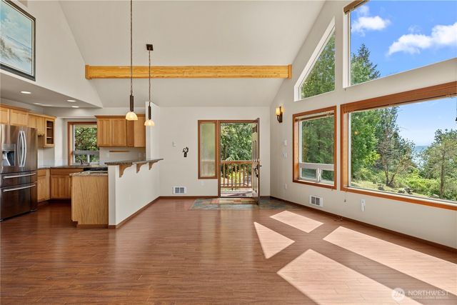 2131 Wagner Rd, Camano Island, WA 98282