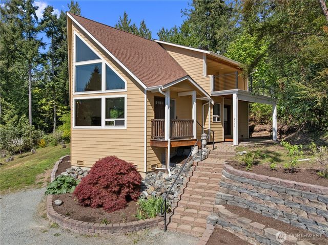 2131 Wagner Rd, Camano Island, WA 98282