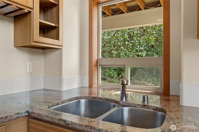 2131 Wagner Rd, Camano Island, WA 98282