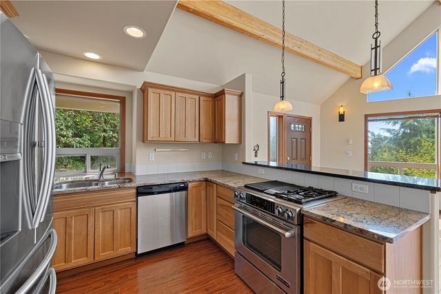 2131 Wagner Rd, Camano Island, WA 98282