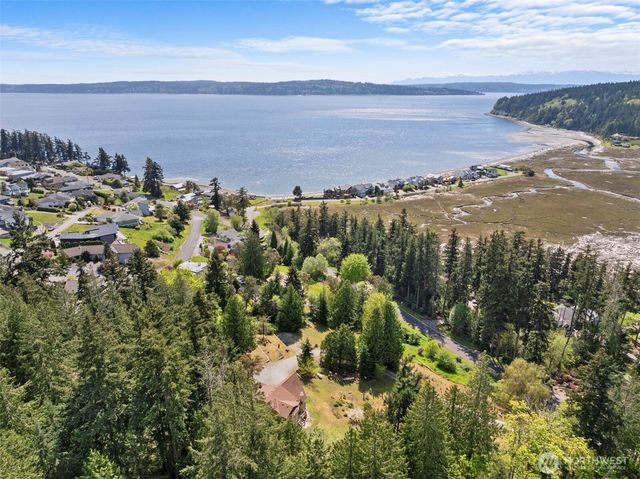 2131 Wagner Rd, Camano Island, WA 98282