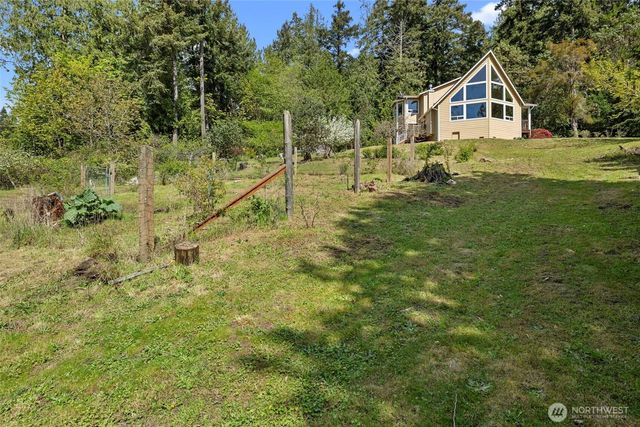 2131 Wagner Rd, Camano Island, WA 98282