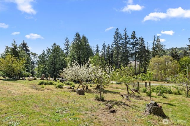 2131 Wagner Rd, Camano Island, WA 98282