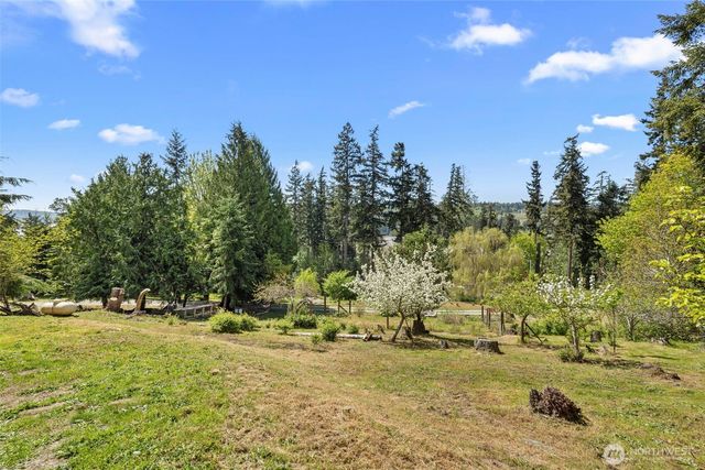 2131 Wagner Rd, Camano Island, WA 98282