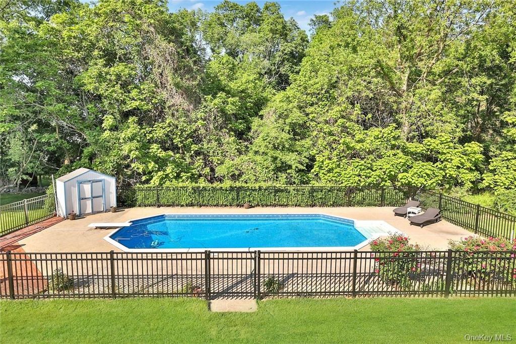 15 Pine Drive, Stony Point, NY 10980