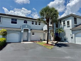 4850 Grapevine Way, Davie, FL 33331