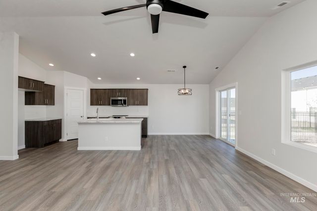 485 Waverly Ave, Middleton, ID 83644