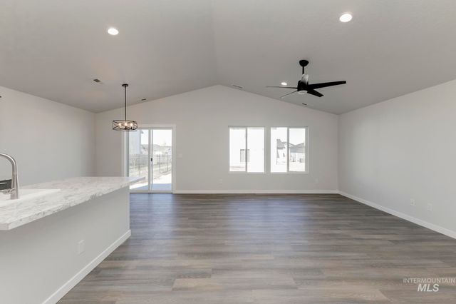 485 Waverly Ave, Middleton, ID 83644