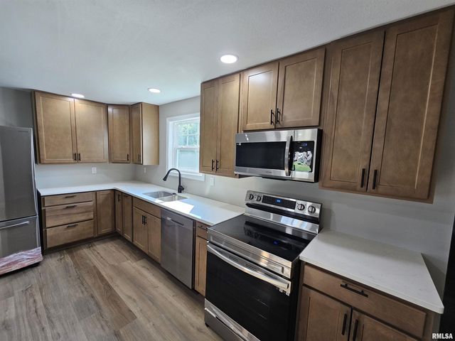 16530 E FAIRFIELD Road, Mt Vernon, IL 62864