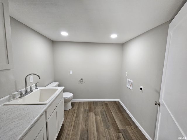 16530 E FAIRFIELD Road, Mt Vernon, IL 62864