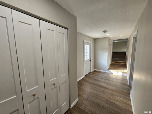 16530 E FAIRFIELD Road, Mt Vernon, IL 62864