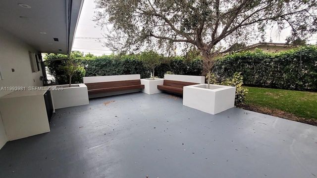 2290 E 6th Ave 0, Hialeah, FL 33013