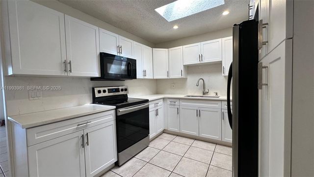 2290 E 6th Ave 0, Hialeah, FL 33013