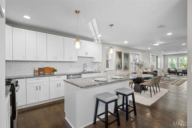 4810 Arsenal Street, St Louis, MO 63116