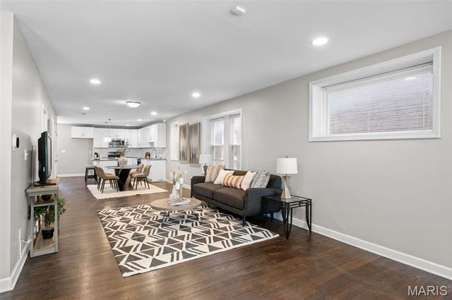 4810 Arsenal Street, St Louis, MO 63116