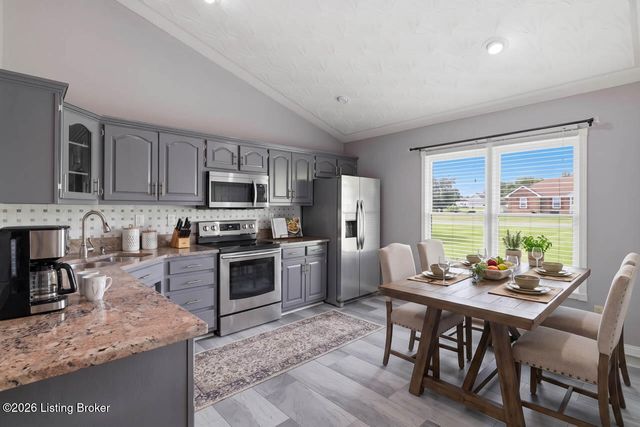 477 Mill Brook Cir, Shepherdsville, KY 40165
