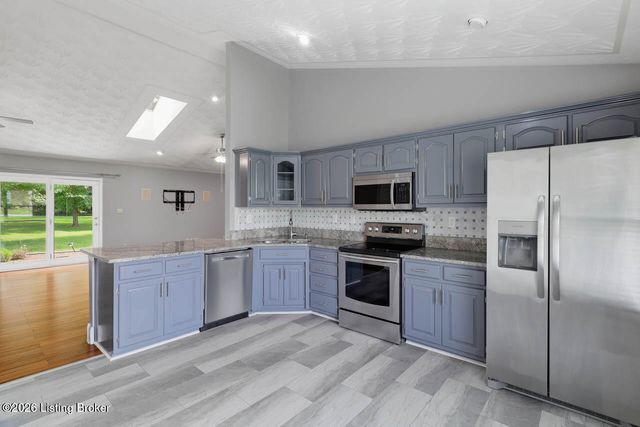 477 Mill Brook Cir, Shepherdsville, KY 40165