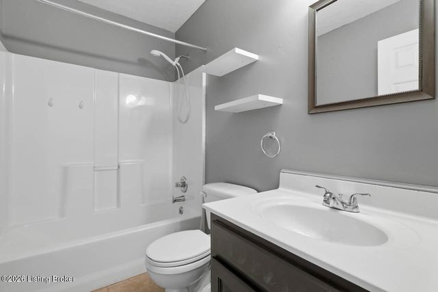 477 Mill Brook Cir, Shepherdsville, KY 40165