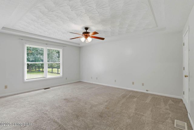 477 Mill Brook Cir, Shepherdsville, KY 40165