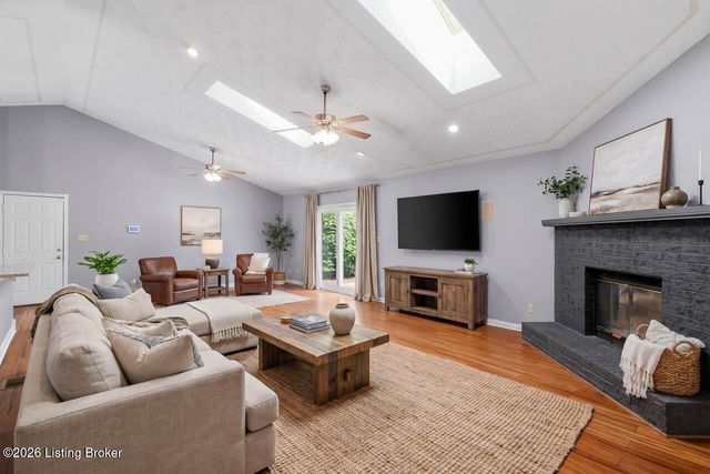477 Mill Brook Cir, Shepherdsville, KY 40165