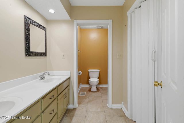 477 Mill Brook Cir, Shepherdsville, KY 40165