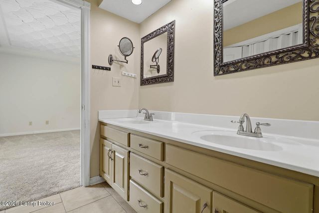 477 Mill Brook Cir, Shepherdsville, KY 40165