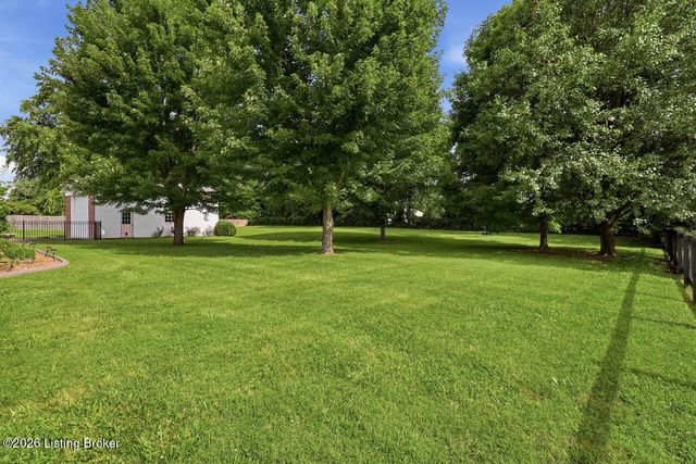 477 Mill Brook Cir, Shepherdsville, KY 40165