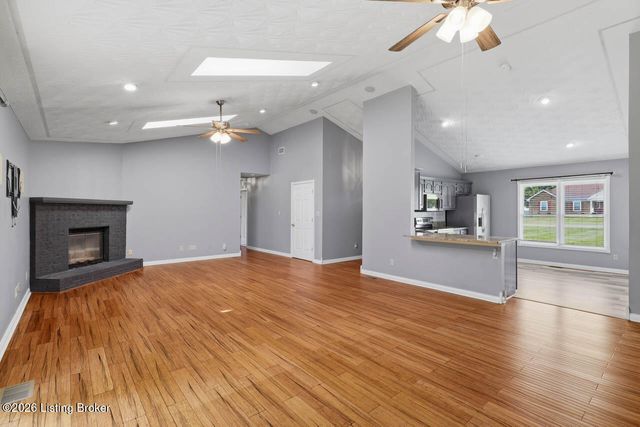 477 Mill Brook Cir, Shepherdsville, KY 40165
