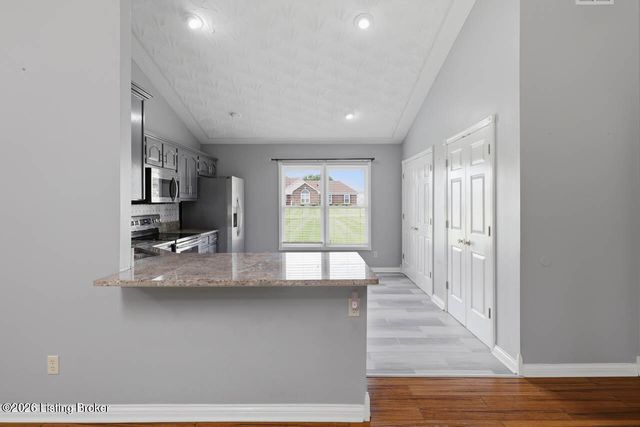 477 Mill Brook Cir, Shepherdsville, KY 40165