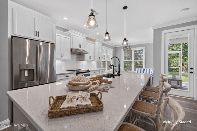 646 Crown Pointe Drive, Hampstead, NC 28443