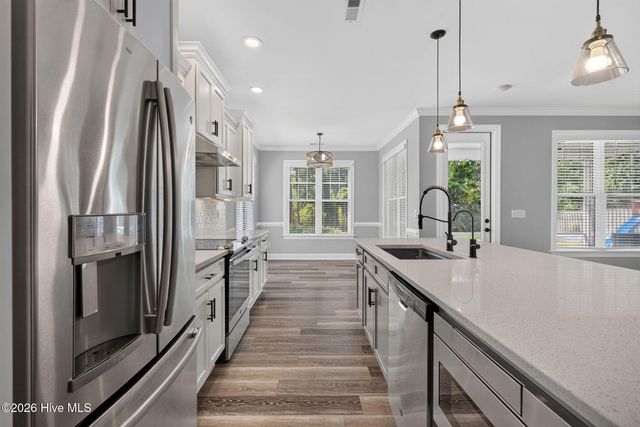 646 Crown Pointe Drive, Hampstead, NC 28443