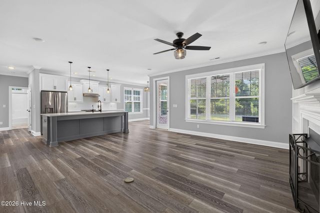 646 Crown Pointe Drive, Hampstead, NC 28443