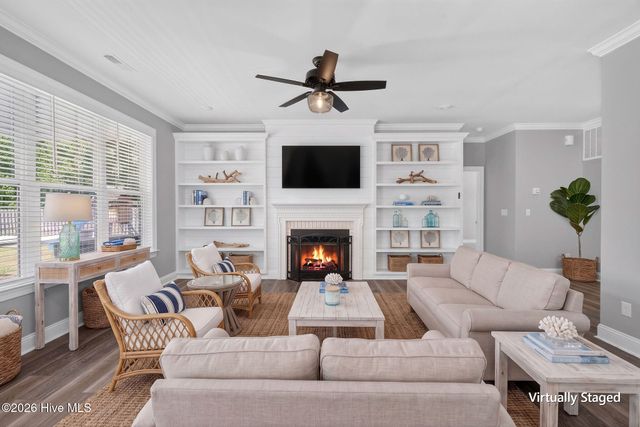 646 Crown Pointe Drive, Hampstead, NC 28443