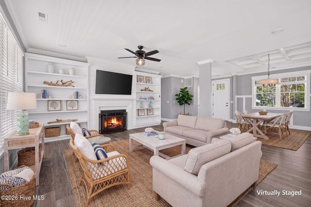 646 Crown Pointe Drive, Hampstead, NC 28443