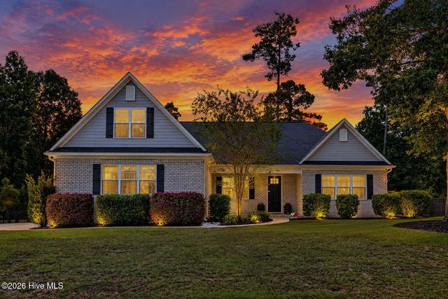 646 Crown Pointe Drive, Hampstead, NC 28443