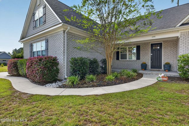 646 Crown Pointe Drive, Hampstead, NC 28443